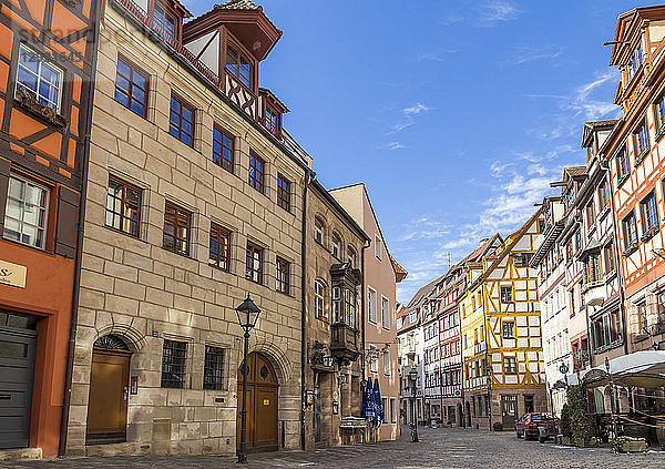 Historische Gebäude in der Altstadt von Nürnberg  Bayern  Deutschland