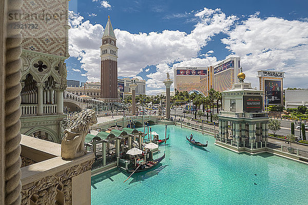 Blick auf den Kanal von The Venetian Hotel and Casino  The Strip  Las Vegas Boulevard  Las Vegas  Nevada  Vereinigte Staaten von Amerika  Nordamerika