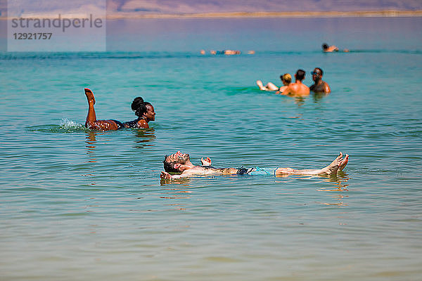 Spaß am Toten Meer  Israel  Naher Osten