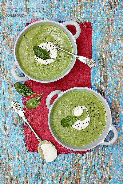 Spinat-Brokkoli-Suppe mit Creme Fraiche