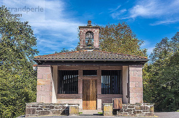 Spanien  Navarra  Baztan-Tal  Amaiur  Ermitage-Kapelle El Pilar (Jakobsweg)