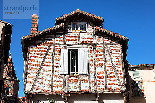 Fassade eines Hauses in der Stadt Albi  Tarn  Okzitanien  Frankreich