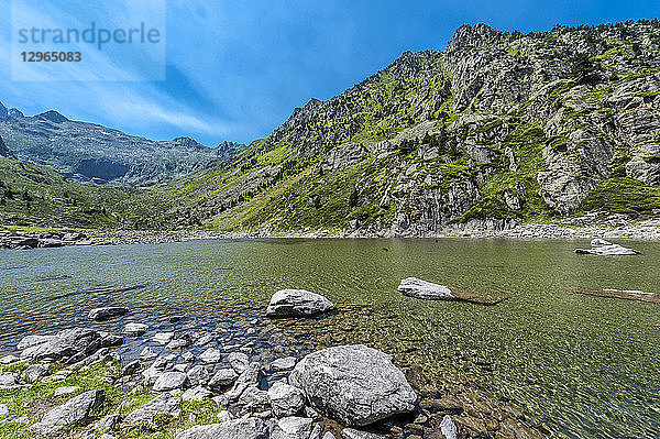 Frankreich  Nationalpark Pyrenäen  Region Okzitanien  Val d'Azun  Haute-vallee d'Estaing  See von Plaa de Prat 1.656 Meter