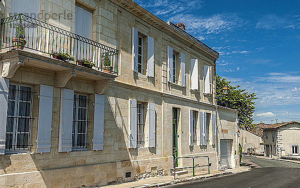 Frankreich  Gironde  Vallee de l'Isle  Guïtres  Haus aus Kalkstein