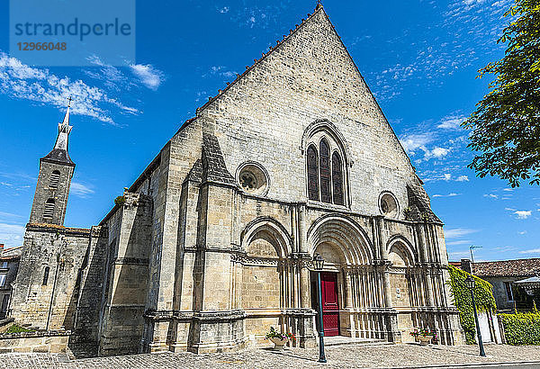 Frankreich  Gironde  vallee de l'Isle  Guïtres  Westtor der Abteikirche Notre-Dame