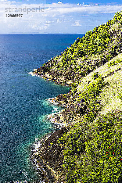 Blick auf den Pigeon Island National Park und die Rodney Bay  Sainte-Lucia  Westindien