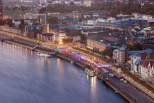 Luftaufnahme des Hafengebiets in Düsseldorf  Deutschland