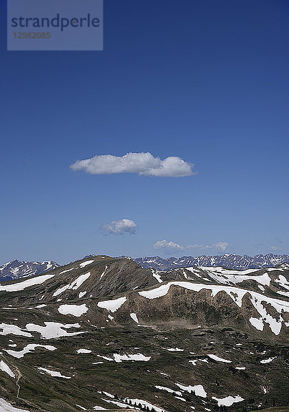 Schneebedeckte Berge am Loveland Pass  Colorado