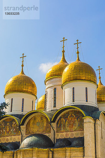 Die Kuppeln der Verkündigungskathedrale im Inneren des Kremls  UNESCO-Weltkulturerbe  Moskau  Russland
