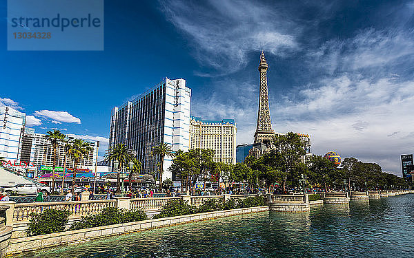 Paris Effel Tower und Ballys Hotel  The Strip  Las Vegas Boulevard  Las Vegas  Nevada  Vereinigte Staaten von Amerika  Nord Amerika