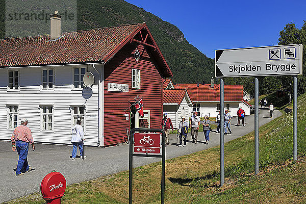 Brygge  Dorf Skjolden  Sognefjord  Provinz Sogn og Fjordane  Norwegen  Skandinavien