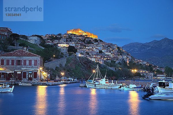 Der Hafen von Molivos  Insel Lesbos  Griechische Inseln  Griechenland