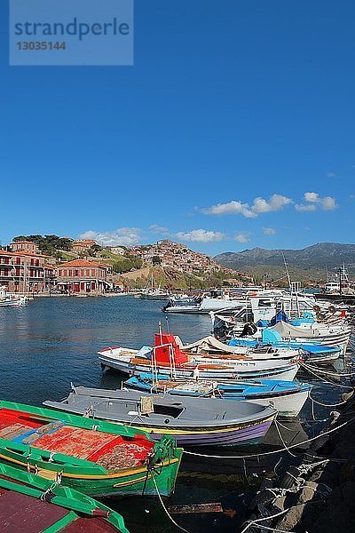 Der Hafen von Molivos  Insel Lesbos  Griechische Inseln  Griechenland