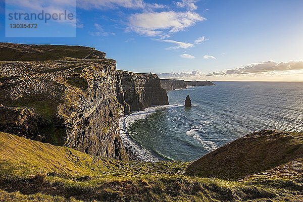 Cliff of Moher  Cliffs Coastal Walk  Grafschaft Clare  Munster  Republik Irland