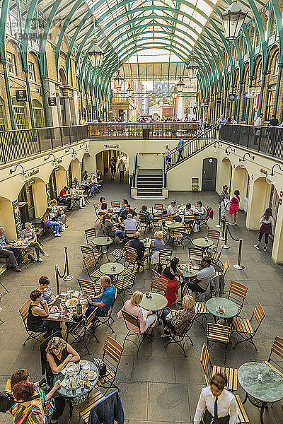 Das Innere des Covent Garden Market in Covent Garden  London  England  Vereinigtes Königreich
