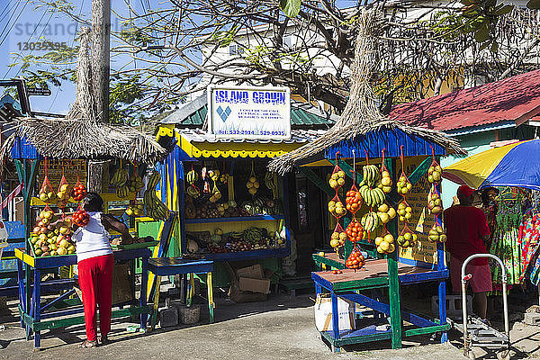 Markt im Freien  Clifton  Union Island  Die Grenadinen  St. Vincent und die Grenadinen  Westindien  Karibik