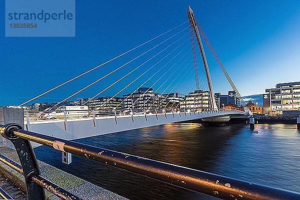 Die Samuel-Beckett-Brücke  Dublin  Republik Irland