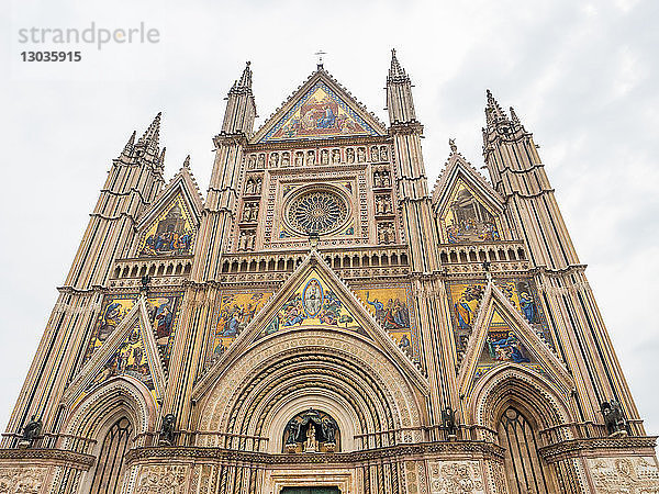 Fassade des Doms von Orvieto (Duomo)  Orvieto  Toskana  Italien