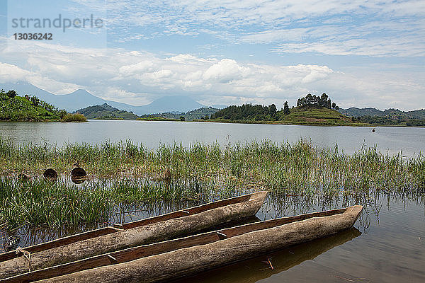 Mokoro-Kanus im Mutandasee  Uganda