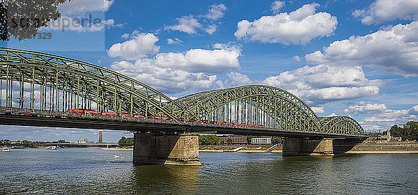 Hohenzollernbrücke  Köln â€ Nordrhein-Westfalen  Deutschland