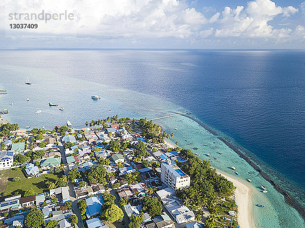 Luftaufnahme der Insel Thulusdhoo  Malediven
