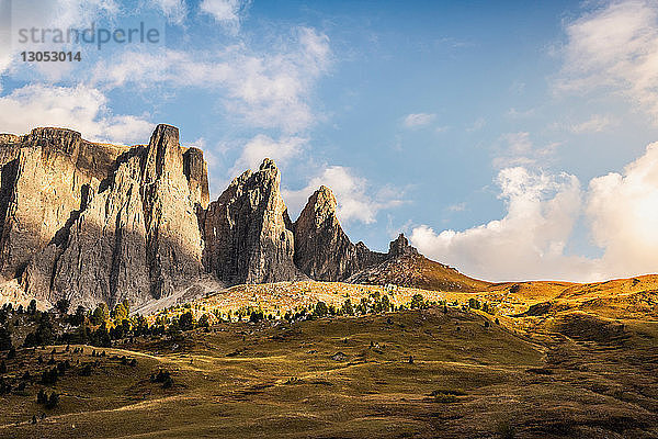 Blick auf Sella Türme oder Sella Türme  Dolomiten