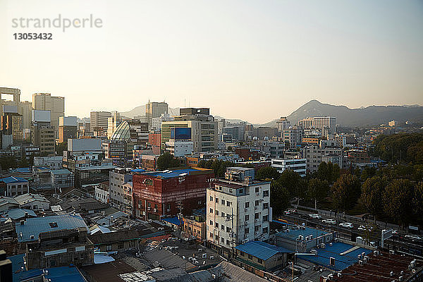 Stadtbild bei Tag  Seoul  Südkorea