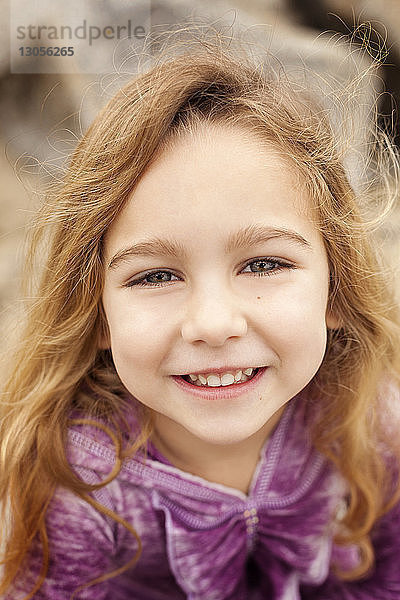 Nahaufnahme-Porträt eines glücklichen Mädchens