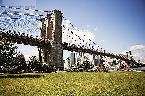 Brooklyn Bridge Park gegen den Himmel