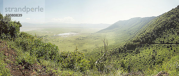 Panorama-Ansicht der Berge nach Bereichen