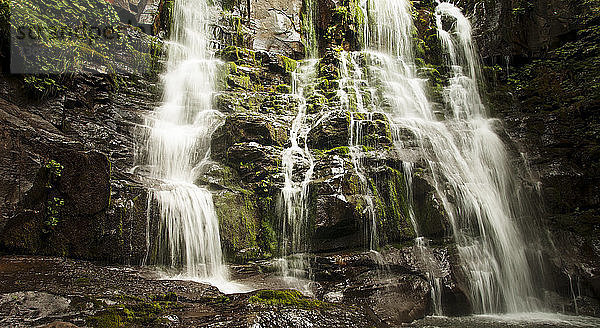 Blick auf den Dardagna-Wasserfall