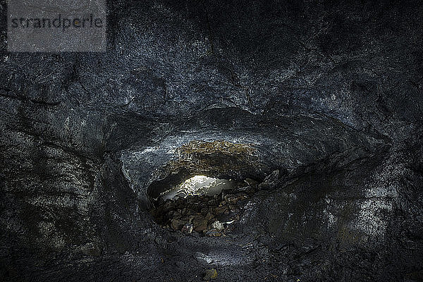 Felsformationen in der Höhle von Ole