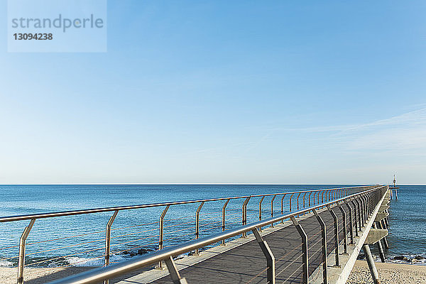 Pier über dem Meer gegen den Himmel