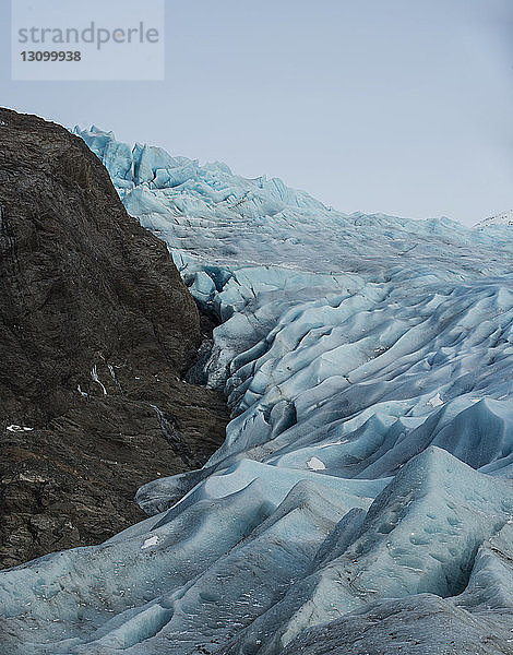 Szenische Ansicht des Mendenhall-Gletschers gegen den Himmel