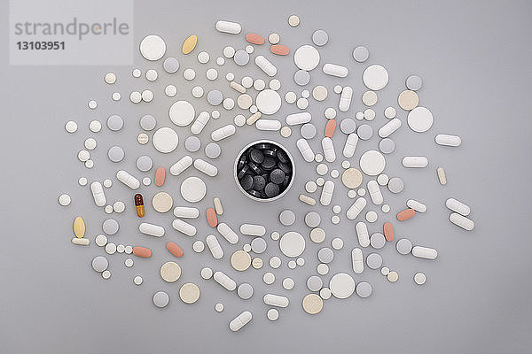 Fülle von verschiedenen Pillen