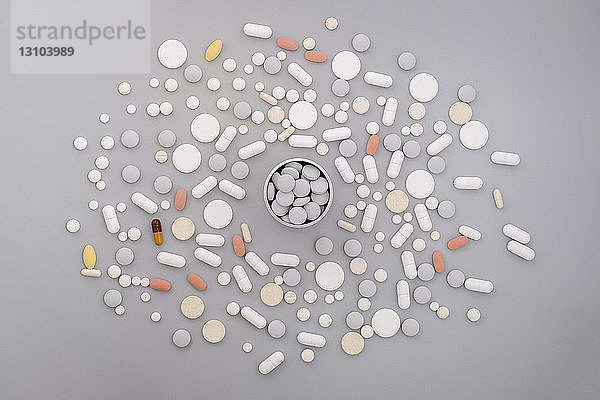 Fülle von verschiedenen Pillen