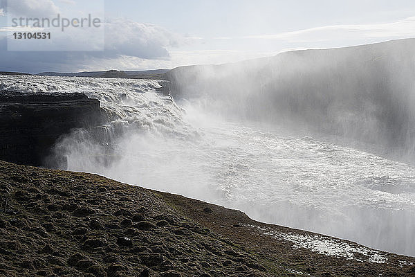 Majestätischer Wasserfall  Gulfoss  Island