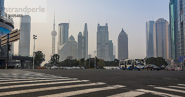 Wahrzeichen und Skyline von Pudong; Shanghai  China