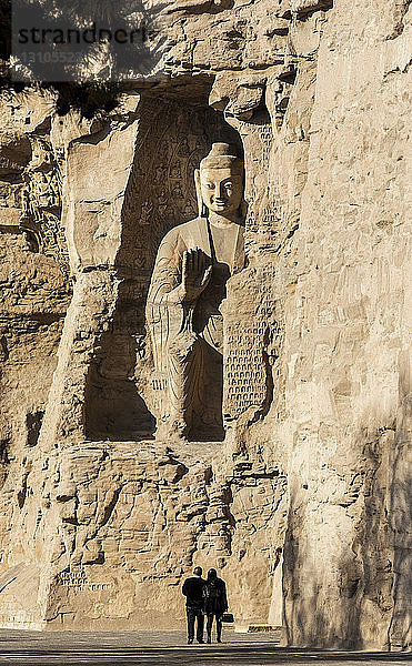 Geschnitzte Buddha-Statuen in den Yungang-Grotten  alten chinesischen buddhistischen Tempelgrotten bei Datong; China