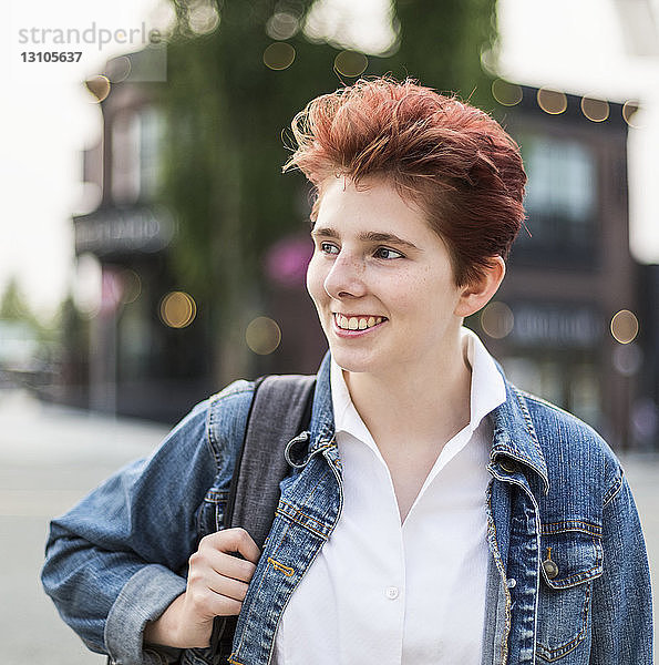 Porträt eines Teenagers mit roten Haaren; Abbotsford  British Columbia  Kanada