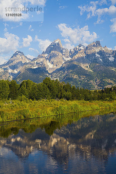 Teton Range von Schwabache Landing aus gesehen  Grand Teton National Park  Wyoming  Vereinigte Staaten von Amerika