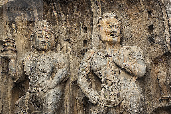 Die Longmen-Höhlen  einige der schönsten Beispiele chinesischer buddhistischer Kunst  mit Zehntausenden von Statuen des Buddha und seiner Jünger; Luoyang  Provinz Henan  China