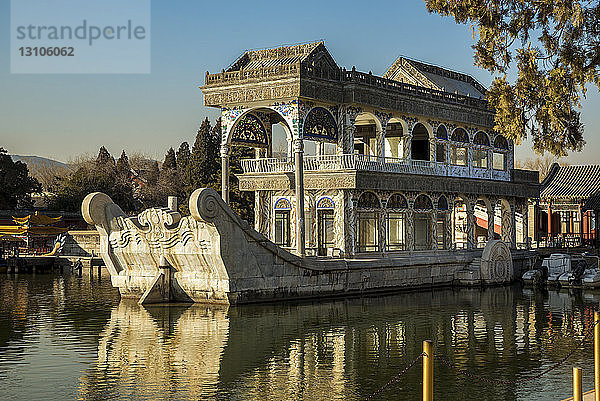 Das Marmorboot  ein Seepavillon im Kunming-See  Sommerpalast; Peking  China