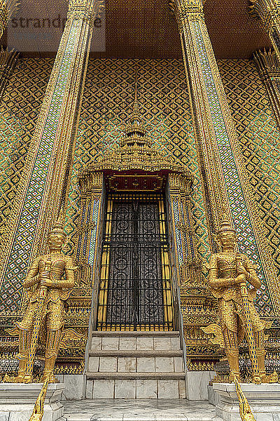 Tempel der goldenen Wächter des Smaragdbuddhas  Großer Palast; Bangkok  Thailand