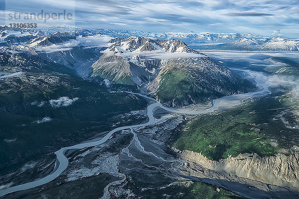 Luftaufnahme der Gletscher und Berge des Kluane National Park and Reserve  in der Nähe von Haines Junction; Yukon  Kanada