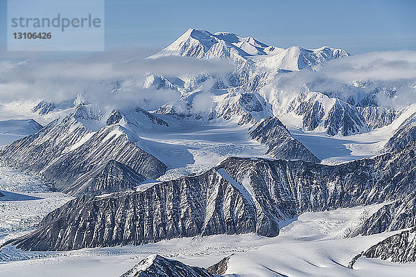 Gletscher und Berge im Kluane-Nationalpark und -Reservat  in der Nähe von Haines Junction; Yukon  Kanada