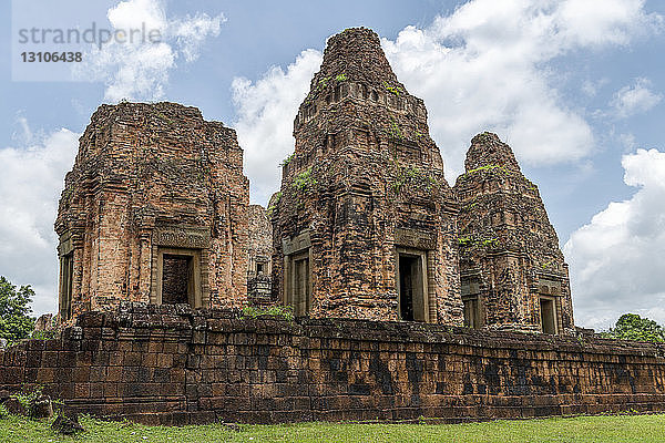 Türme und Mauer des Pre Rup-Tempels  Angkor Wat; Siem Reap  Provinz Siem Reap  Kambodscha