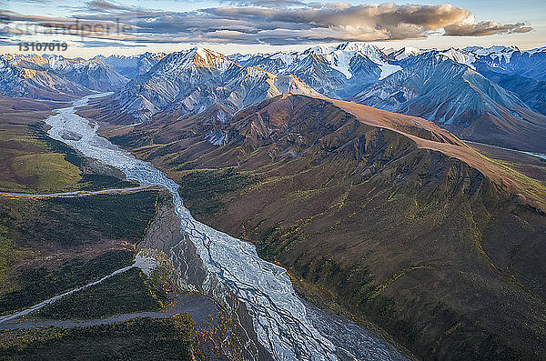 Gletscher und Berge im Kluane-Nationalpark und -Reservat  in der Nähe von Haines Junction; Yukon  Kanada
