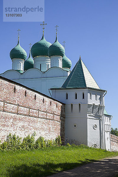 Torkirche und Mauer  Boris-und-Gleb-Kloster  Goldener Ring; Borisoglebsky  Jaroslawl Oblast  Russland