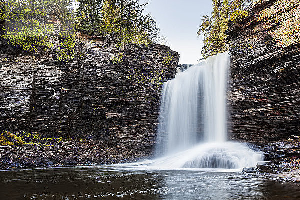 Wolf River Falls  in der Nähe von Nipigon; Ontario  Kanada